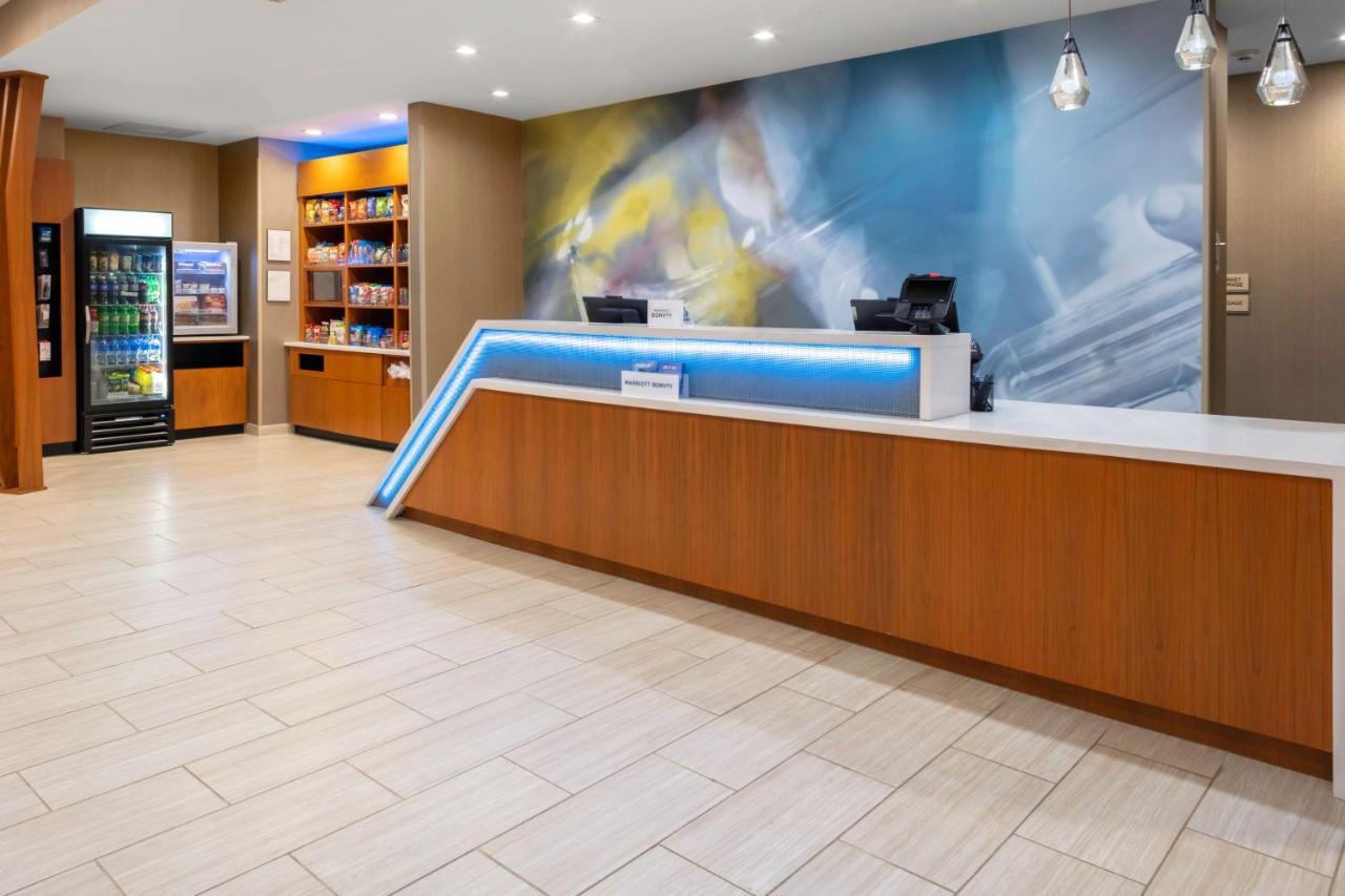 堪萨斯城北春丘套房酒店 外观 照片